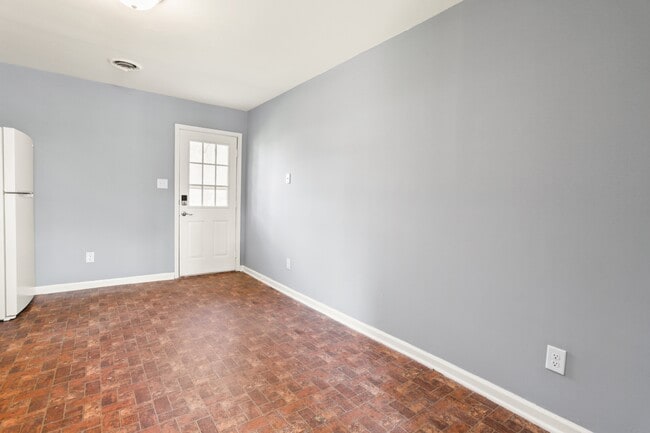 Building Photo - 2600 Mallard Ct