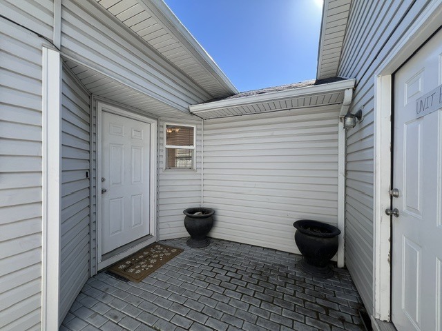 Building Photo - 3bed 3bath Great Meridian Location!