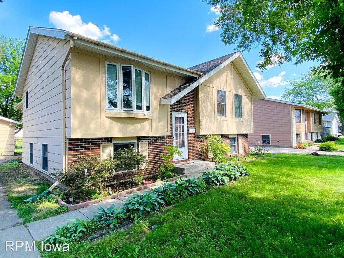 3 br, 2 bath House 409 NW Arlan Drive House Rental in Ankeny, IA