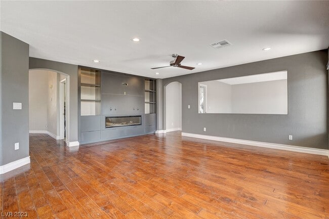 Building Photo - 8512 Estrelita Dr
