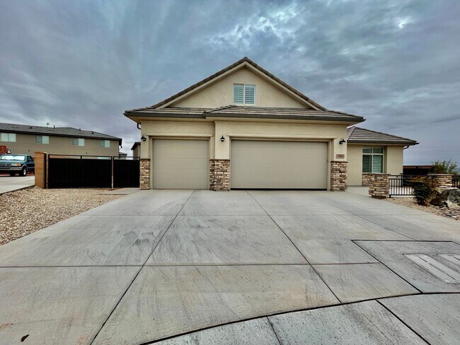 Foto del edificio - 3-BR + Den with RV Parking in Perry Landing