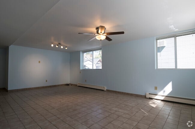 Building Photo - 39 Robertson Ave