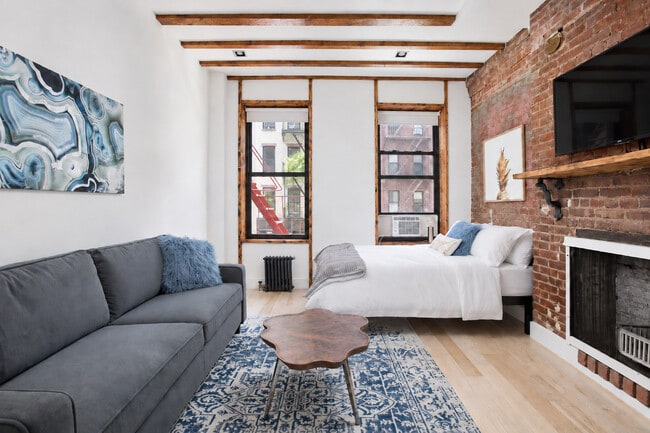 Building Photo - 241 E 24th St