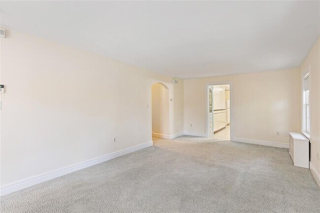 Foto del edificio - 6 Chase Ln