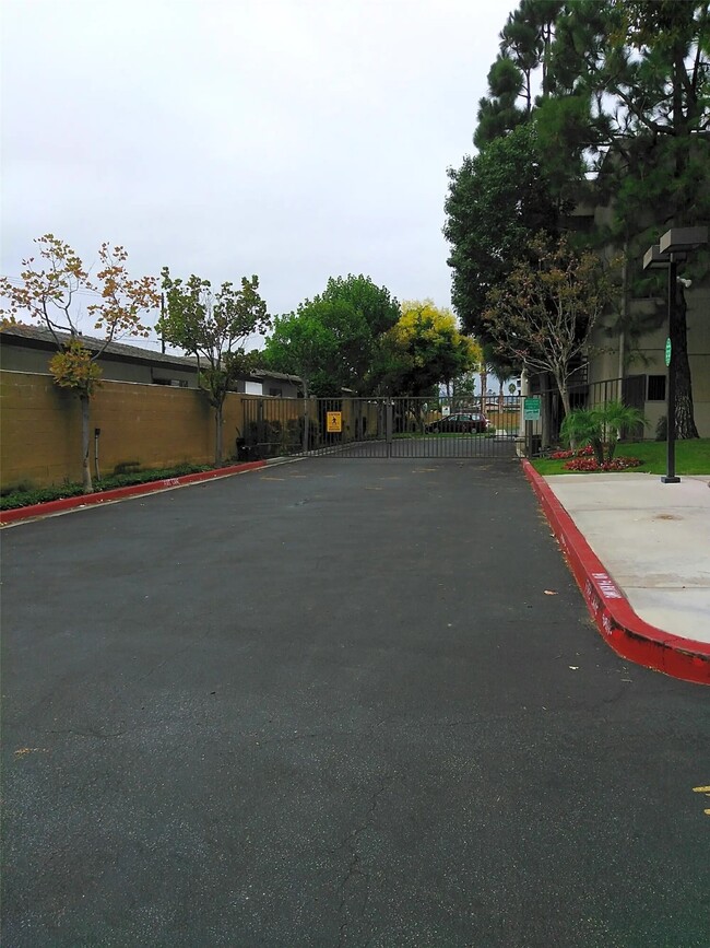 Building Photo - 25109 Ebony Ln