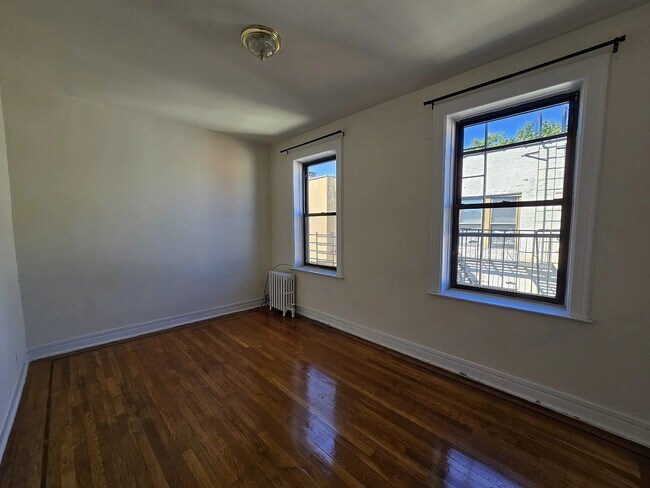 Foto del edificio - 23-84-84 26th St