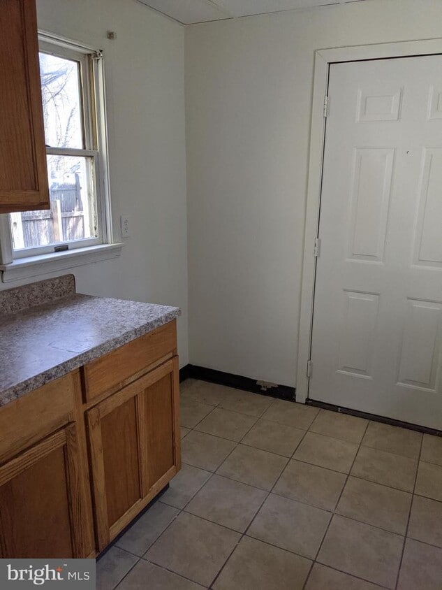 867 Cooper St Unit 2, Woodbury, NJ 08096 Apartment for Rent in