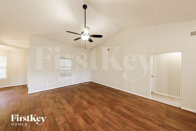 Building Photo - 443 Mountain Crest Dr