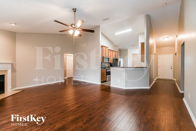 Foto del edificio - 6530 Blue Leaf Ln