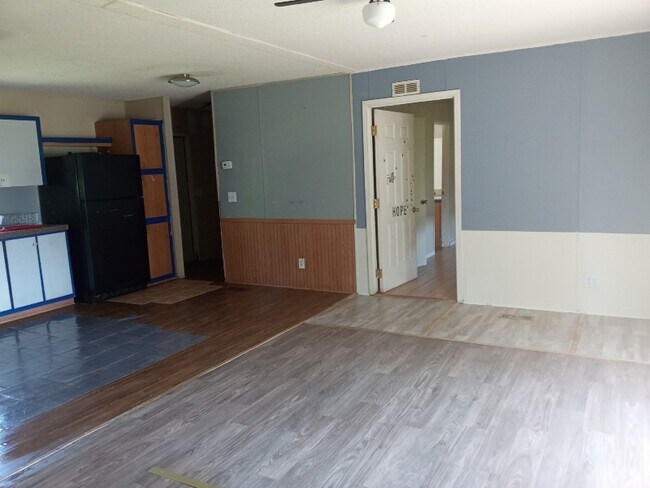 Building Photo - 235 Big 6 Farms Rd