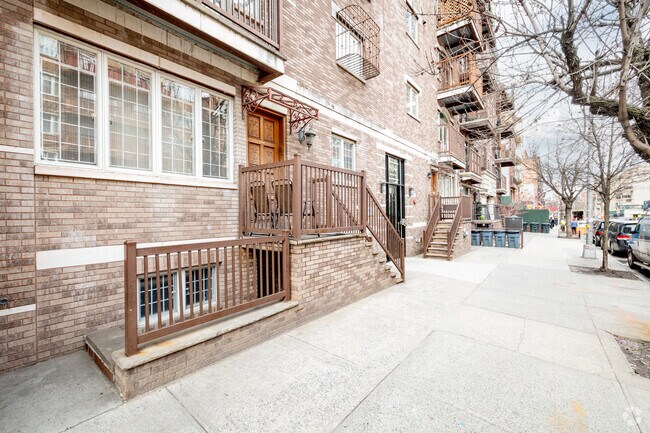 Foto del edificio - 804 Bedford Ave