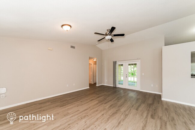 Building Photo - 5271 Beckham St