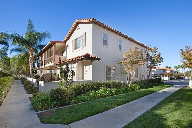 Building Photo - Highly Sought-After 3 Bed / 2.5 Bath Ranch...