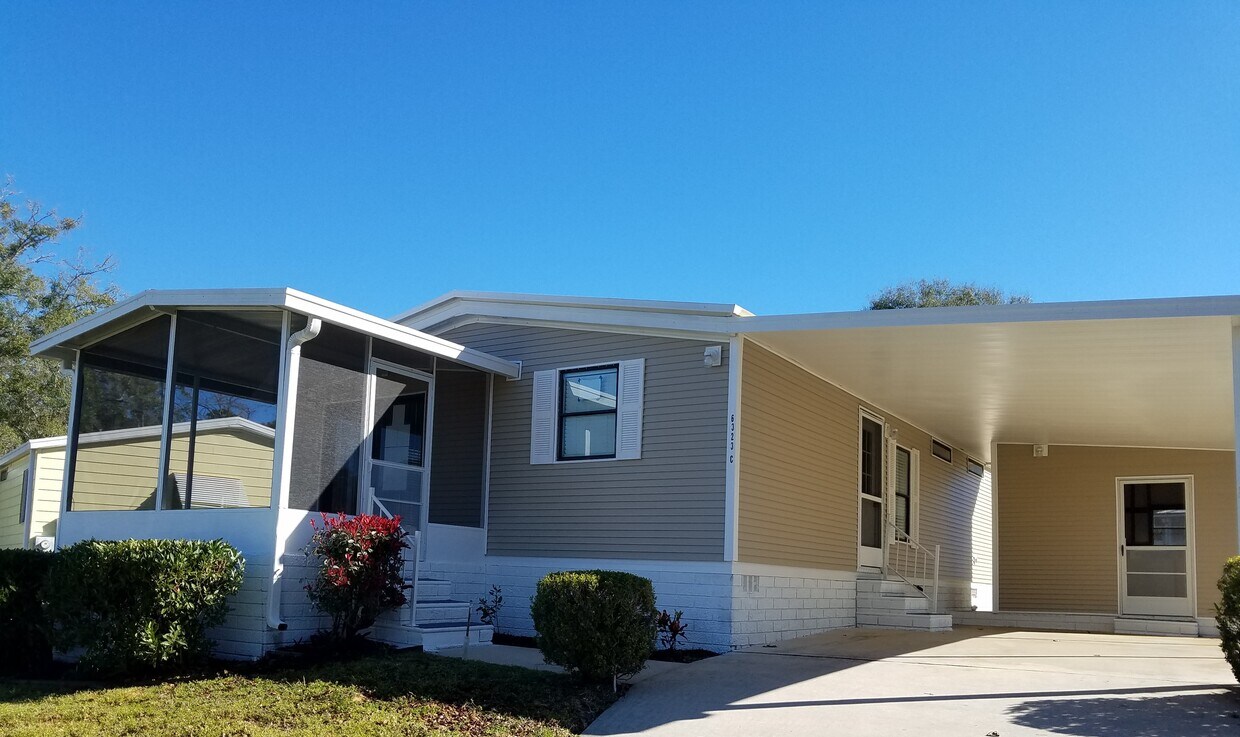Foto principal - 6323 Lakewood Dr
