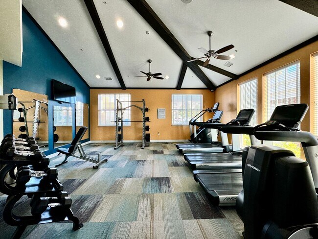 Foto del edificio - Available 07-08-26! Townhouse w/Garage - Pet Friendly - All Appliances Convey!