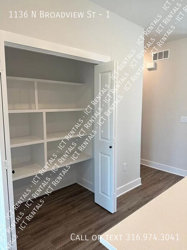 Foto del edificio - 1136 N Broadview St