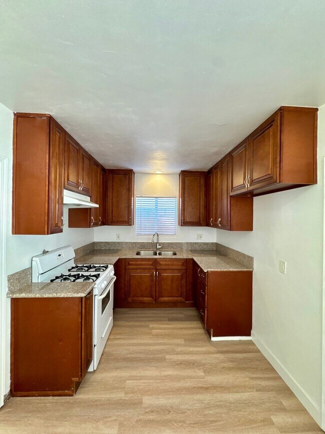Foto del edificio - 1465 W Parade St