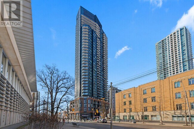 Building Photo - 159 Wellesley St E