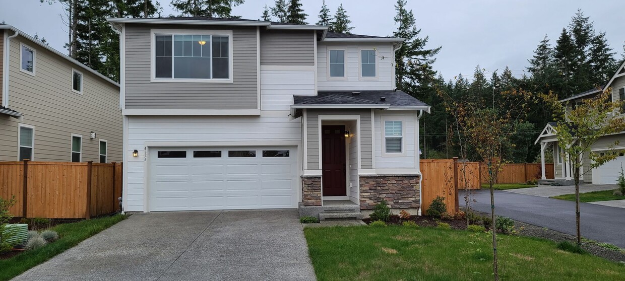 Foto principal - Gorgeous 3- bedroom 2.5 bathroom Port Orch...