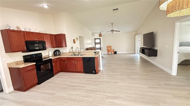 Building Photo - 2761 Sanderling St