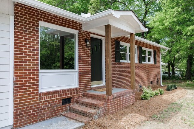 Building Photo - 498 Ruth St