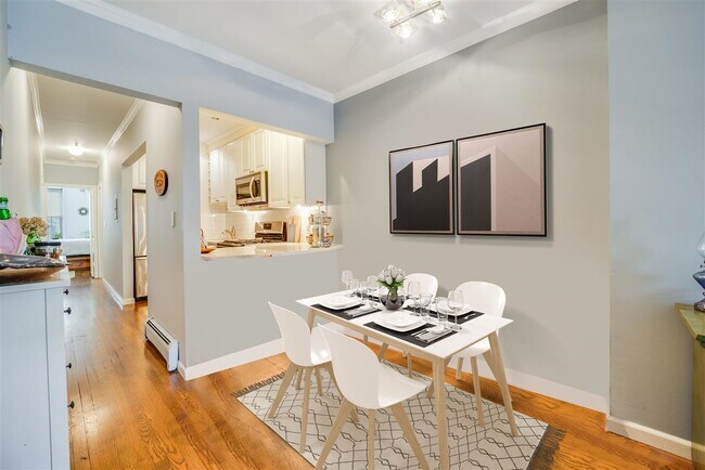 Building Photo - 98 Bright St
