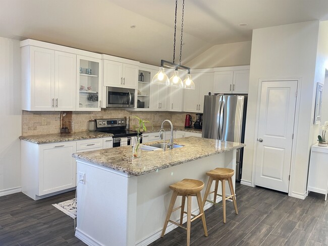 Building Photo - 508 Prado Dr