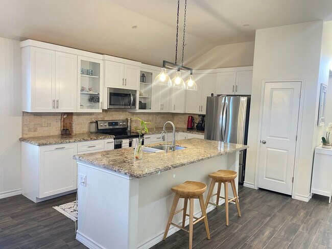 Foto del edificio - 508 Prado Dr