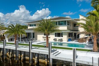 Building Photo - 39 Castle Harbor Isle Dr