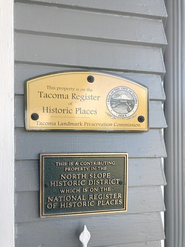 Foto del edificio - Historic North Slope Charm with Sweeping Sound Views — 4BR/1.5BA