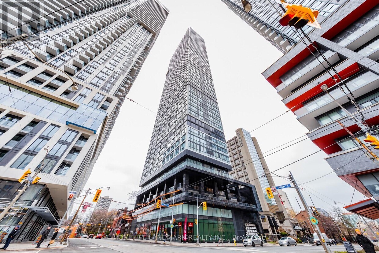 Primary Photo - 181 Dundas St E