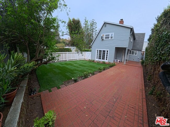 Building Photo - 9846 Wanda Park Dr