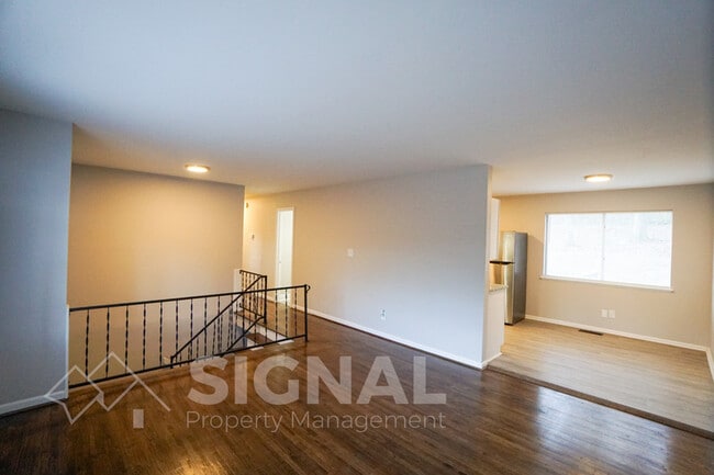 Building Photo - 5114 Beacon Dr