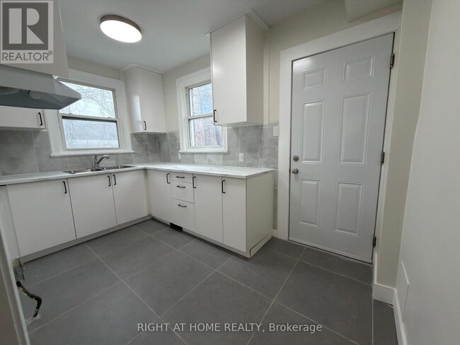 Building Photo - 55 Glendale Ave