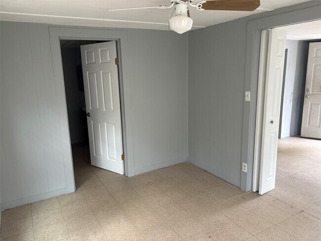 Foto del edificio - 6838 Avenue R