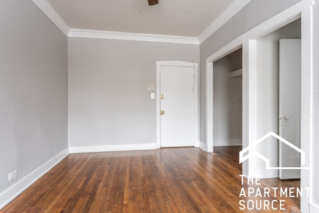 Building Photo - 4346 N Elston Ave