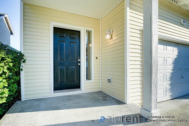 Building Photo - 4 br, 2.5 bath House - 6121 71st Avenue Co...