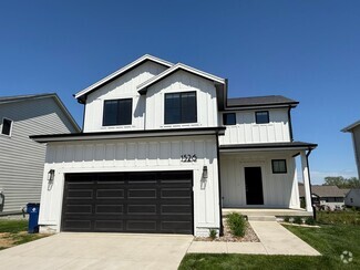 Building Photo - 1526 S King's Grv Ave