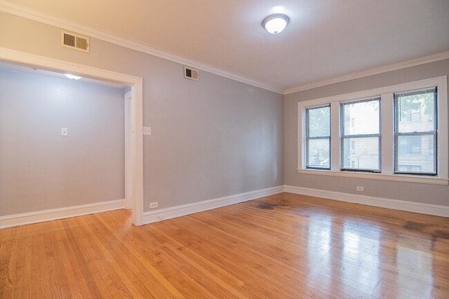 Building Photo - 2056 W Arthur Ave