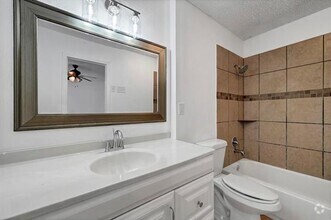 Building Photo - 2713 Charter Oak Dr