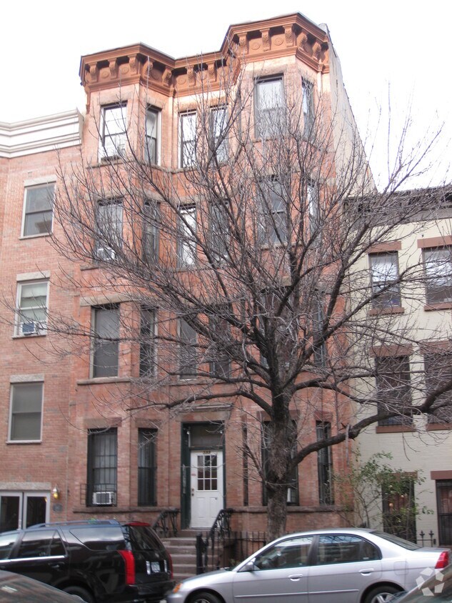 Primary Photo - 599 President St
