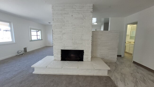 Building Photo - Beautiful University City Home