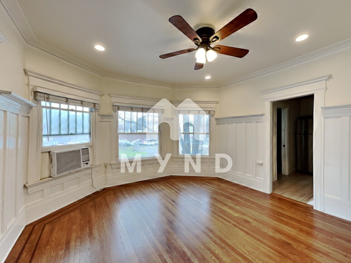Primary Photo - 827 14th St Apt B