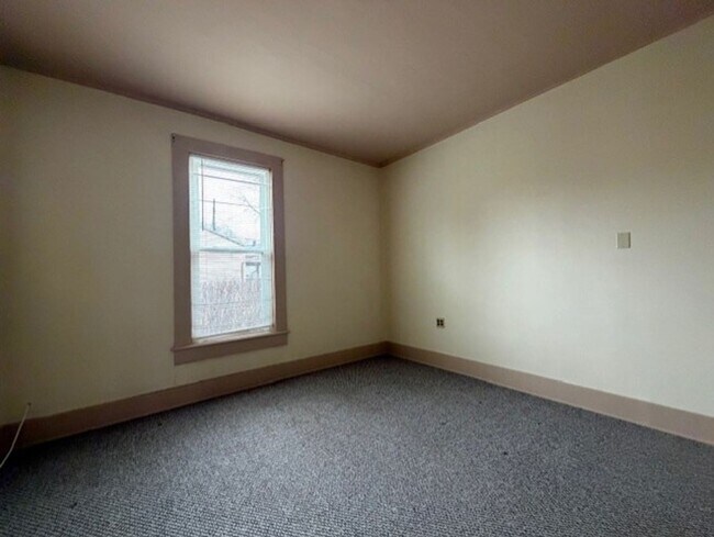 Foto del edificio - 22 1/2-22 1/2 Willis Ave