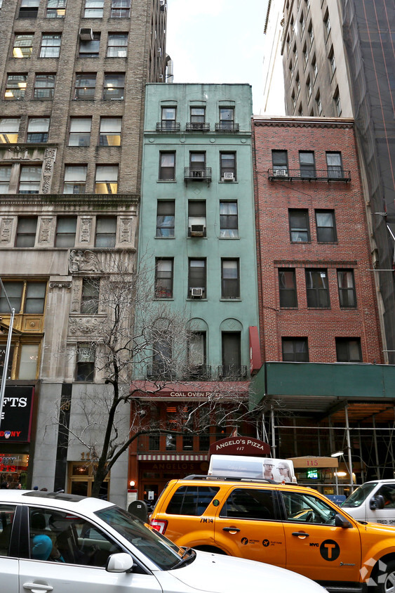 Foto del edificio - 117 W 57th St