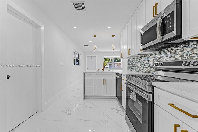 Foto del edificio - 3837 NE 16th Terrace