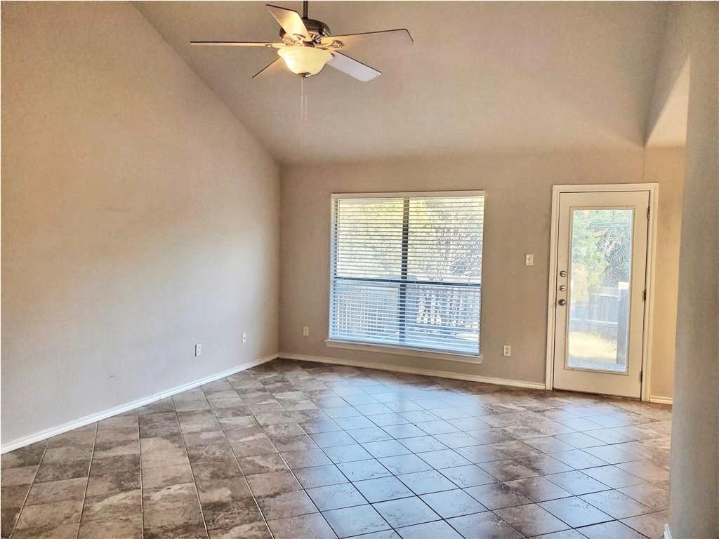 Foto principal - 5603 Thunderbird St