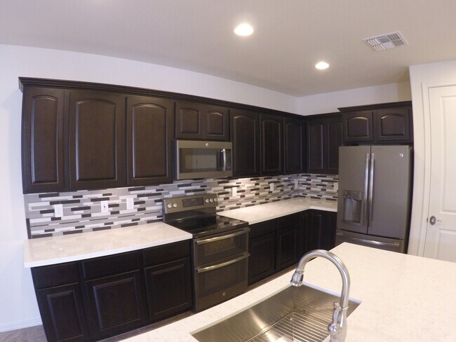 Building Photo - 1240 Brookwood Ct