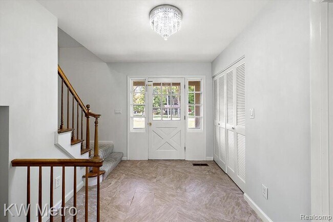 Building Photo - 5570 Forman Dr