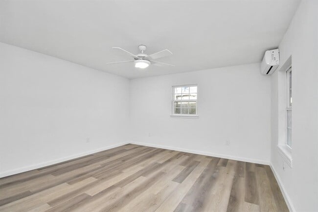 Foto del edificio - 1802 E Martha Ln